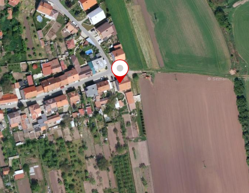 Penzion - Letecký pohled na dům a zahradu